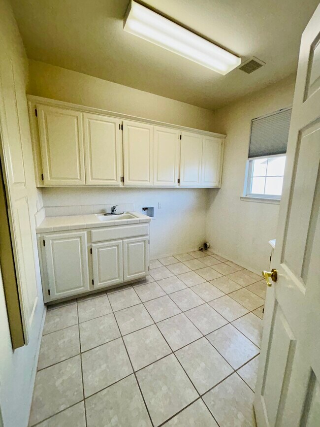 Photo - 4395 Kari Ln