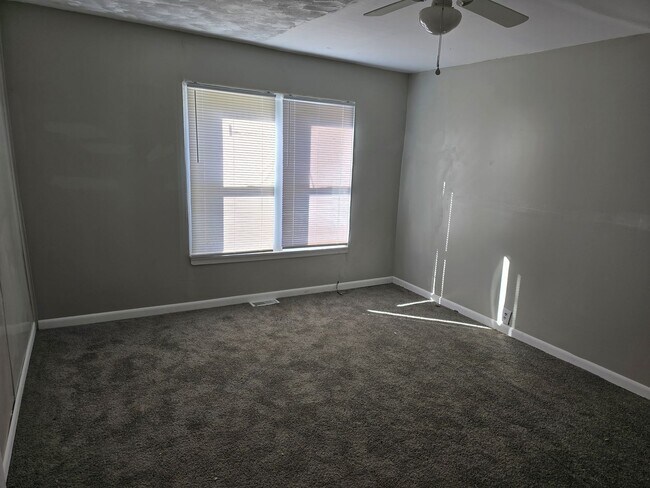 Photo - 1521 E Kirby Ave Unidad 1521