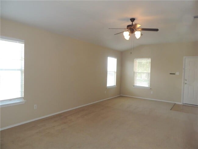 Photo - 315 Feathergrass Dr