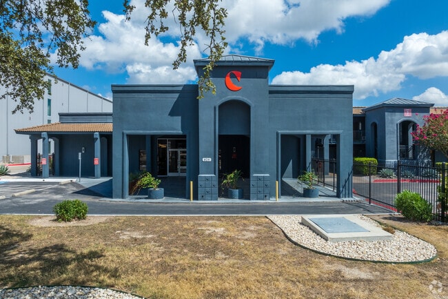 Oficina de arrendamiento - Centro Studio Homes