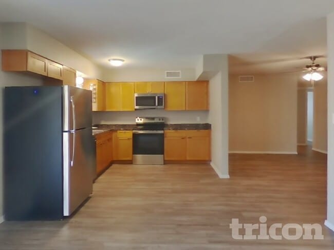 Building Photo - 8102 W Heatherbrae Dr