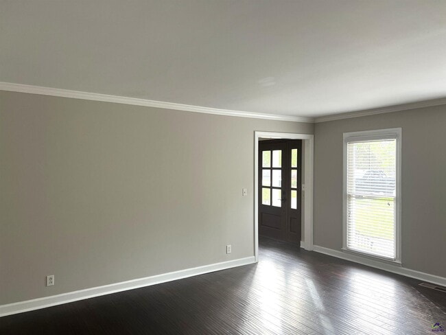 Photo - 492 River N Blvd