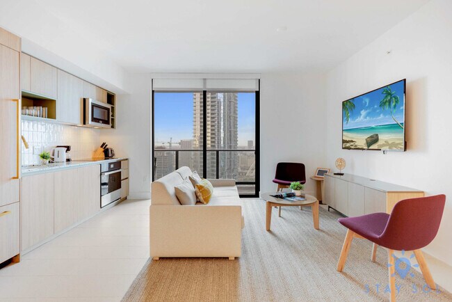 Building Photo - 601 NE 1st Ave Rental
