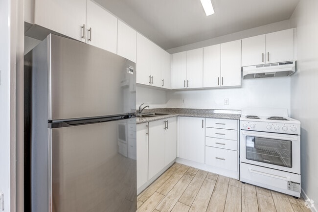 Interior Photo - 80 St. Clair