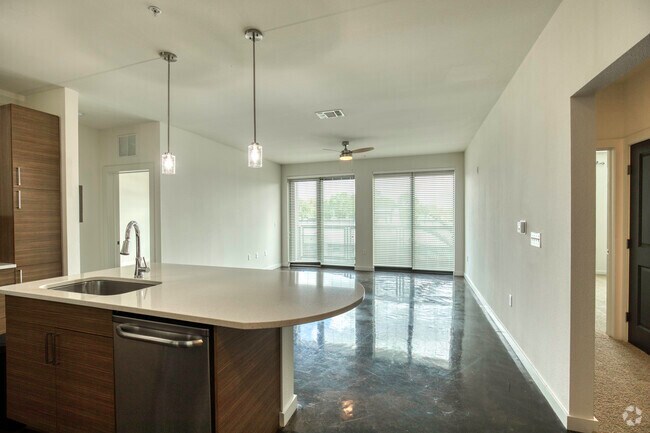 2BR, 2BA - 1226SF - 936 S Howard Ave Tampa, FL 33606-2421