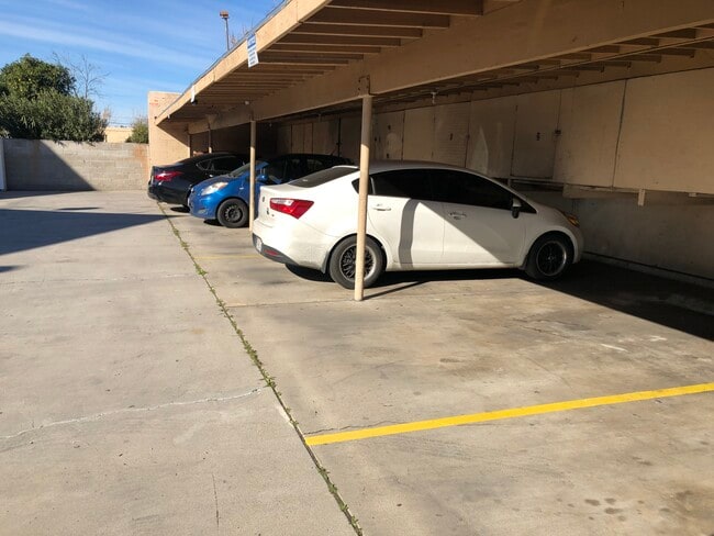 Photo - 1066 W 5th St Unidad 1066