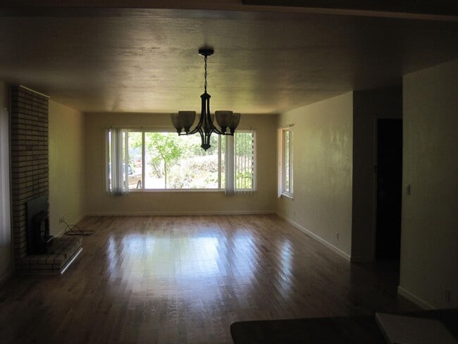 Photo - 10 Blossom Way