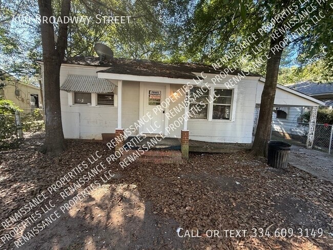Photo - 400 Broadway St