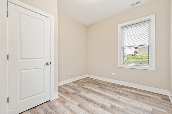 Photo - 6534 S Maryland Ave Unit 2