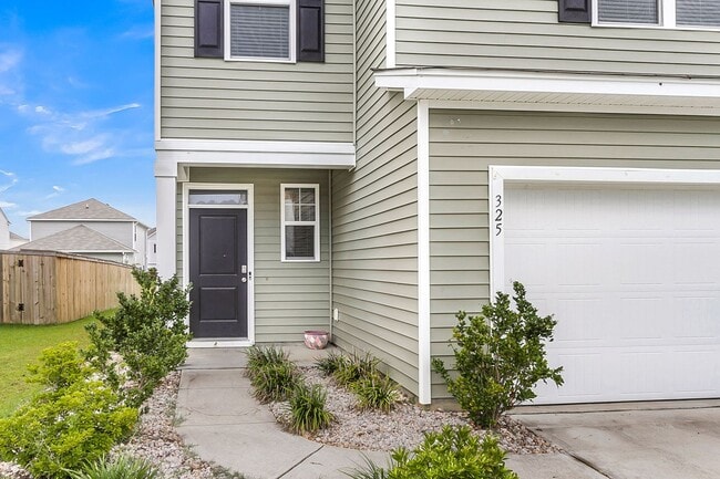 Photo - 325 Black Birch Dr
