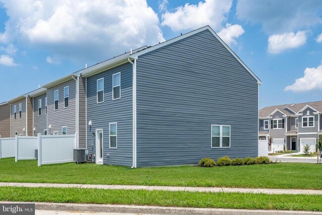Building Photo - 1408 SUGARPLUM Ln Rental