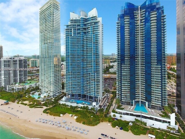Building Photo - 17001 Collins Ave Unit 1908