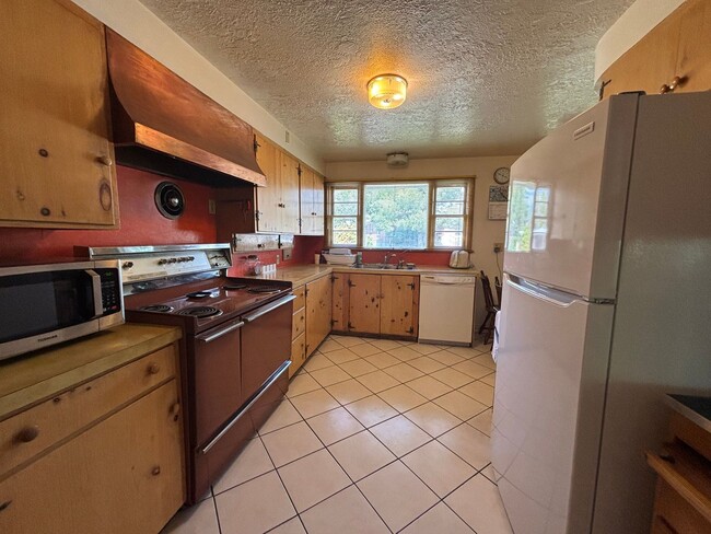 Photo - 4 Bedroom 2 Bathroom