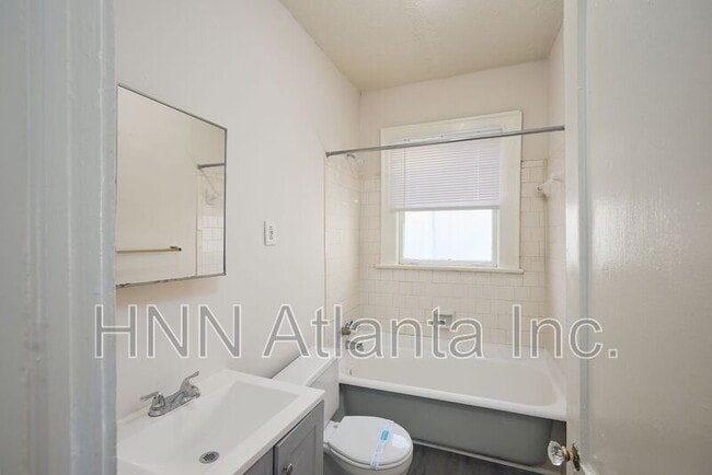 Photo - 433 N Highland Ave NE Unit 3