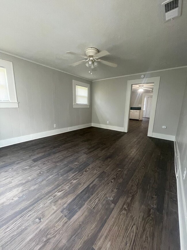 Photo - 501 Rockdale St