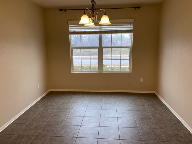 Comedor - 10903 N 117th E Ave