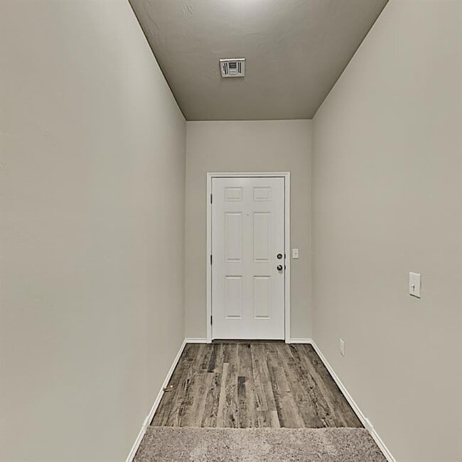 Photo - 1825 Sloane Dr