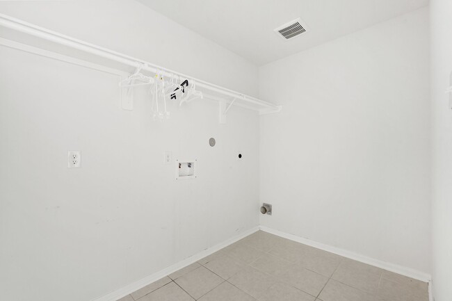 Photo - 7523 Parkview Dr