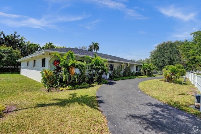 Building Photo - 7360 SW 120th St Rental