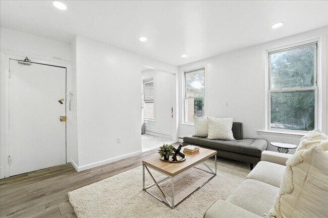 Photo - 283 Griffith St Unit 2