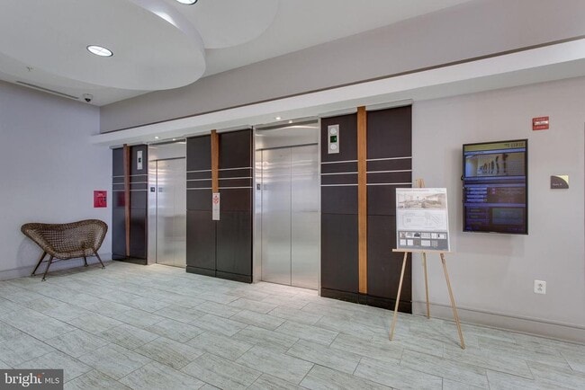 Building Photo - 3650 S Glebe Rd Unit 442