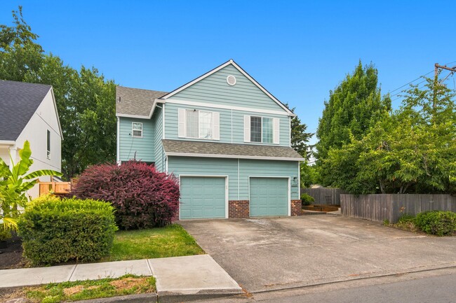 Photo - 1499 NE Birkshire Ct
