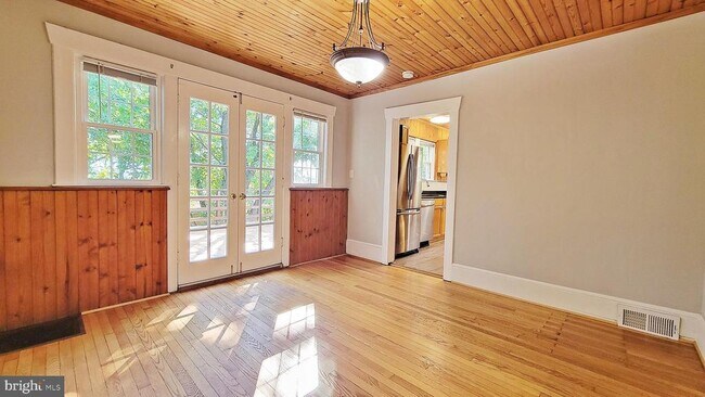 Photo - 2619 S Joyce St