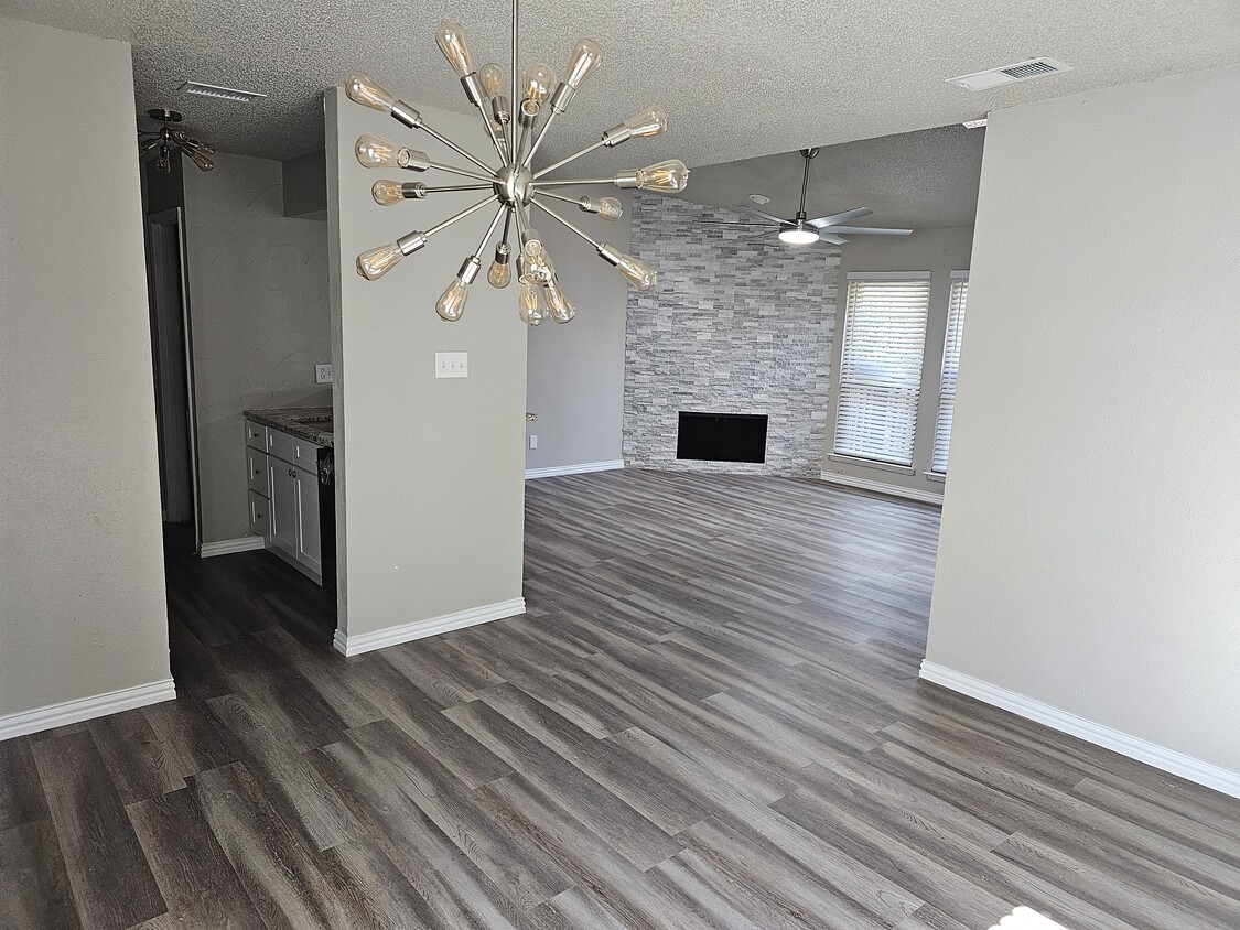 Photo - 5616 Preston Oaks Rd (Dallas, TX)