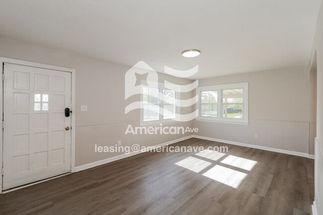 Photo - 7924 Olive St