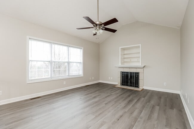 Photo - 829 Buckhorn Dr