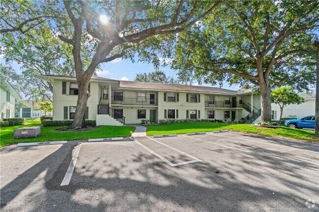 Building Photo - 1001 Sabal Ridge Cir Unit D Rental