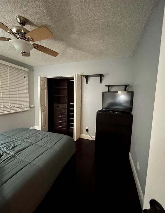 Photo - 2010 NW 188th Ave Casa