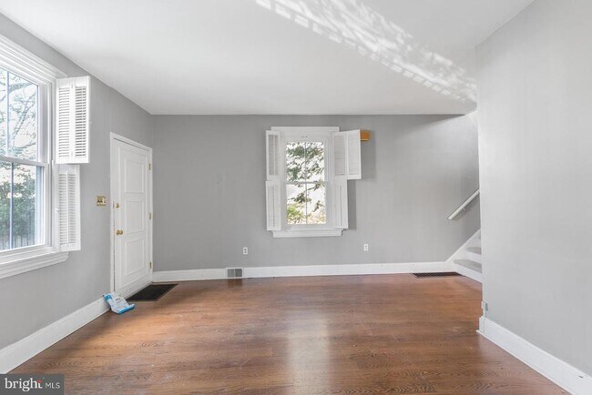 Photo - 40 W Southampton Ave