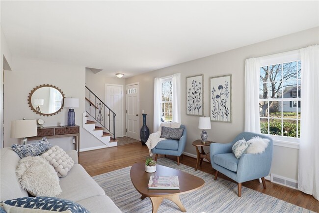 Photo - 37 Oakmount Dr