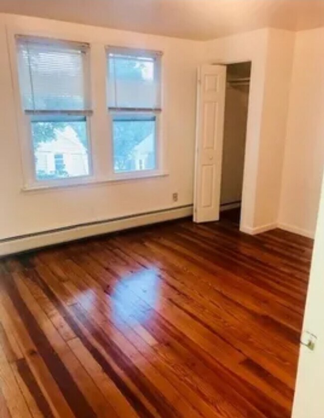 Photo - 68 Llewellyn Ave