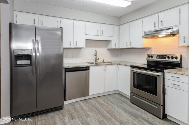 Photo - 11665 Summer Tree Rd N