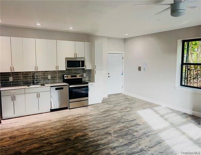 Building Photo - 25 W Hartsdale Ave Unit 2E