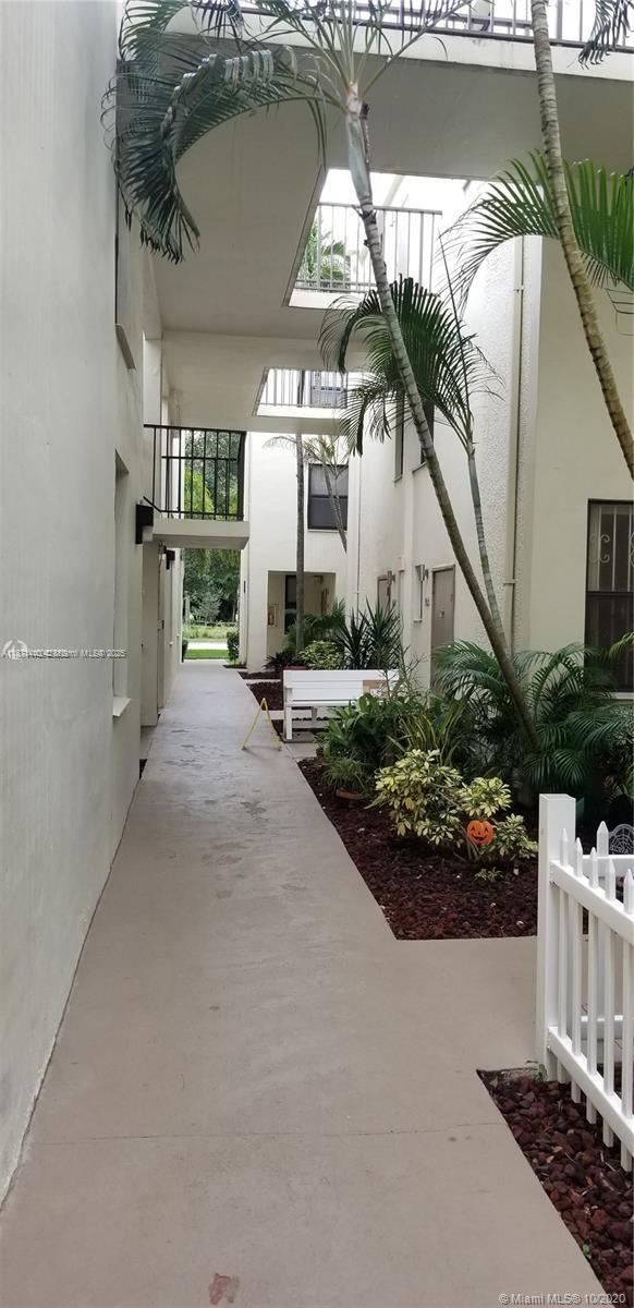 Photo - 20200 W Country Club Dr