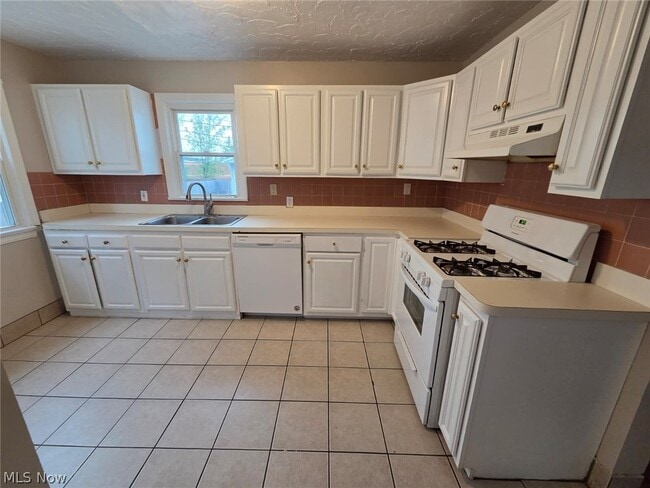 Photo - 4021 Bushnell Rd