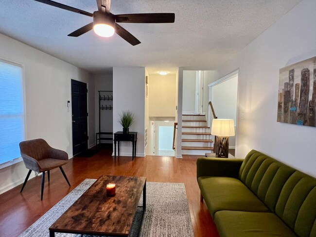 Photo - 730 Pineborough Rd