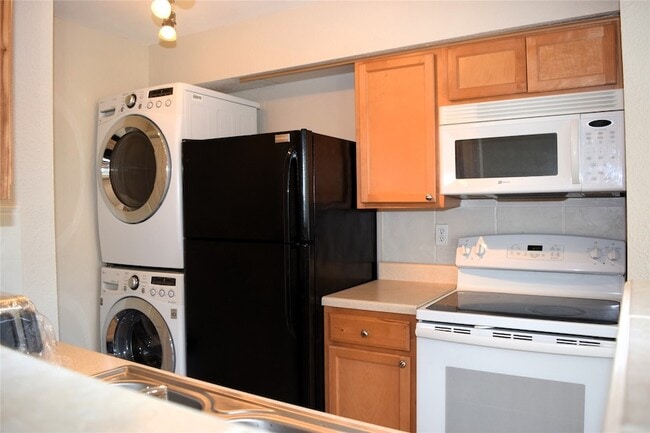 Photo - 4011 NASA Road 1 Unidad 406