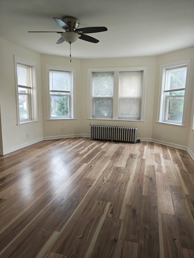 6037 N Mozart St Unit 3