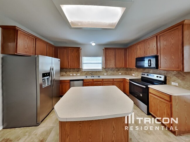 Photo - 963 Oak Lynn Dr