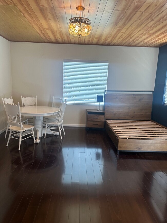 Photo - 35 Peacock Cir Unidad studio