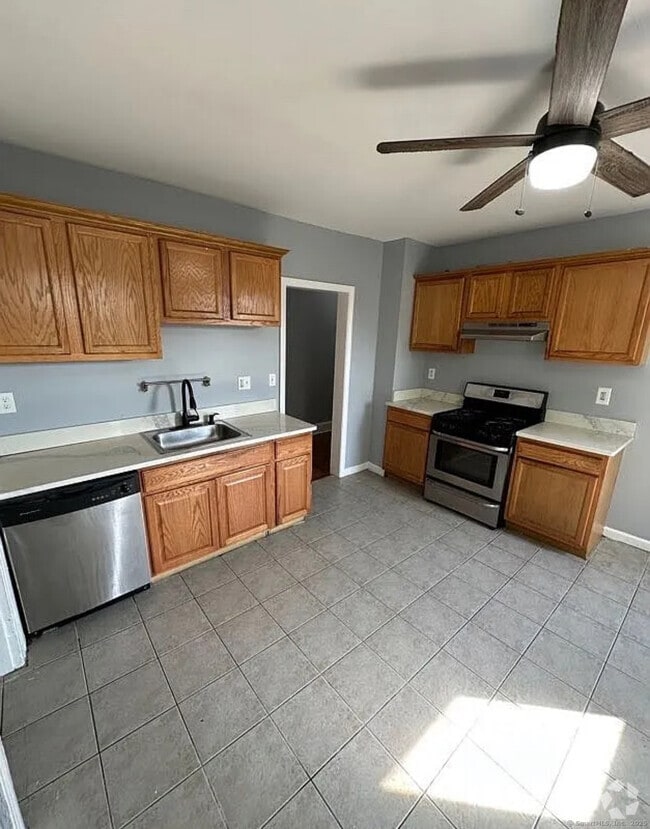 Building Photo - 1018 Hancock Ave Unit 3rd Rental