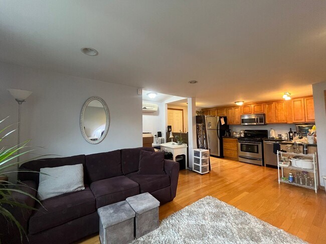 Photo - 1098 Lexington Pkwy N Unit 3