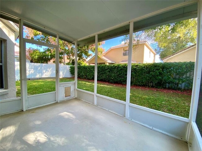 Photo - 918 Glen Abbey Cir