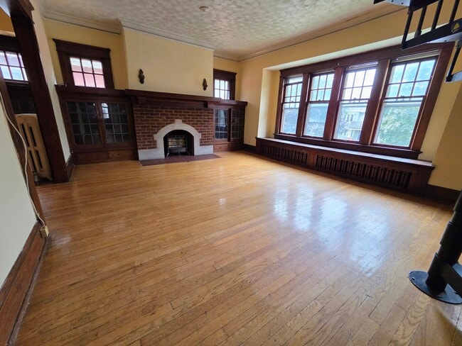 Photo - 2960 N Maryland Ave Unit 2962