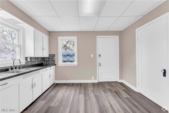 Building Photo - 3064 W 103rd St Rental