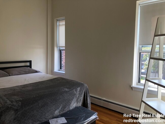 Photo - 176 N Beacon St Unidad 1